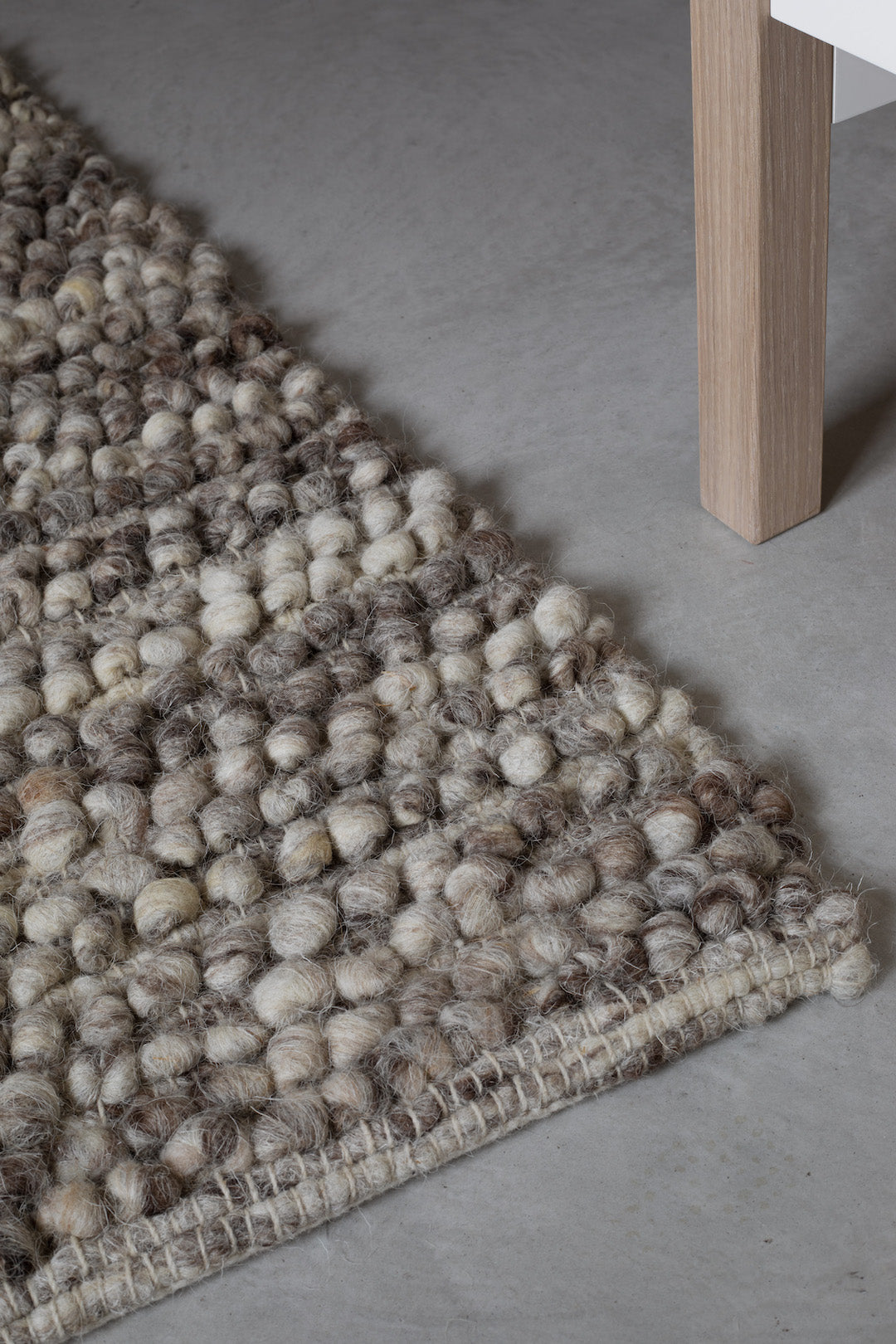 100% natural wool rug - wool blend (heather), loop effect